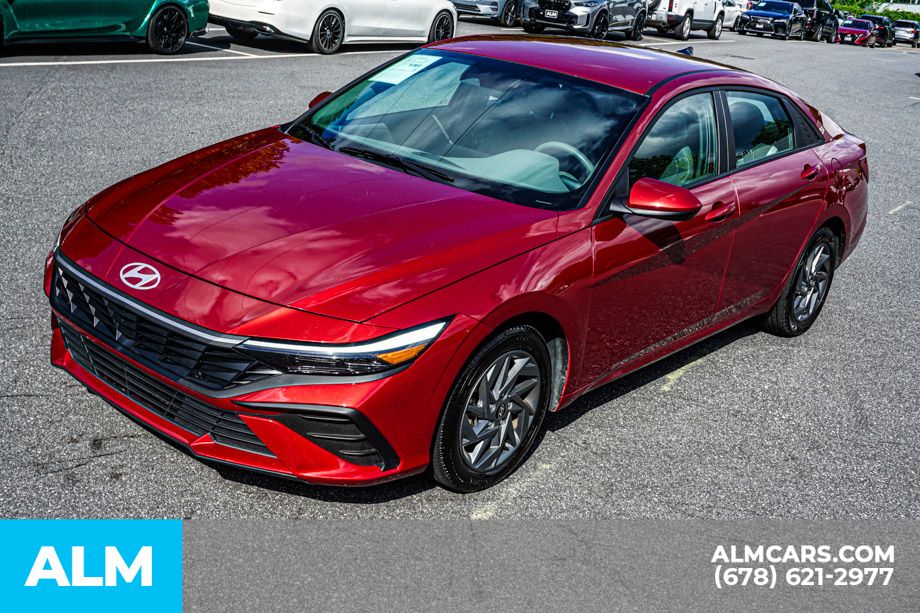 Used 2024 Red Hyundai SEL image 14