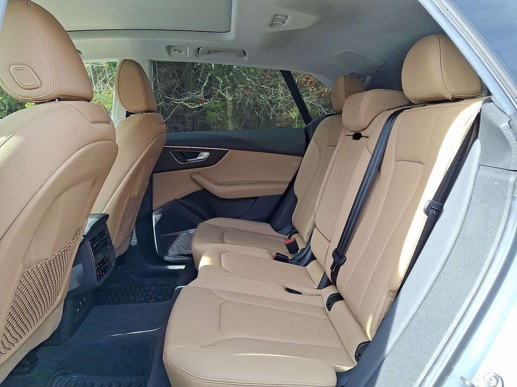 Thumbnail: 2020 Audi Q8 - 10