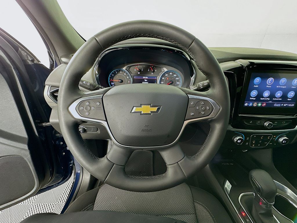 Thumbnail: 2023 Chevrolet Traverse - 11