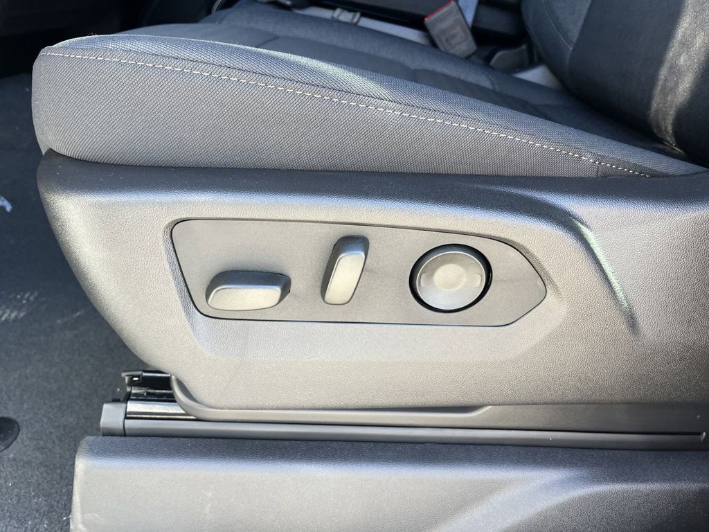 new 2025 GMC Sierra 1500 car, priced at $46,699