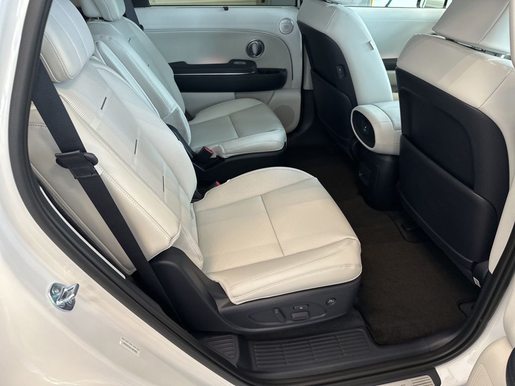 New 2026 White Hyundai Calligraphy image 15