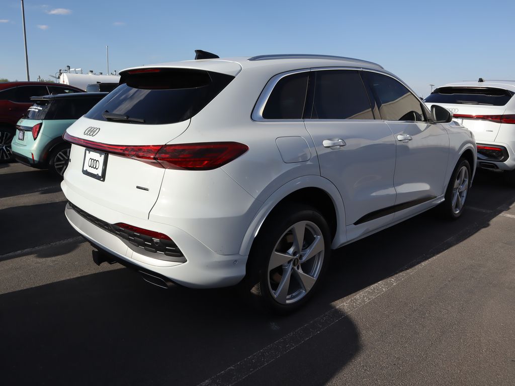 Thumbnail: 2025 Audi Q5 - 3