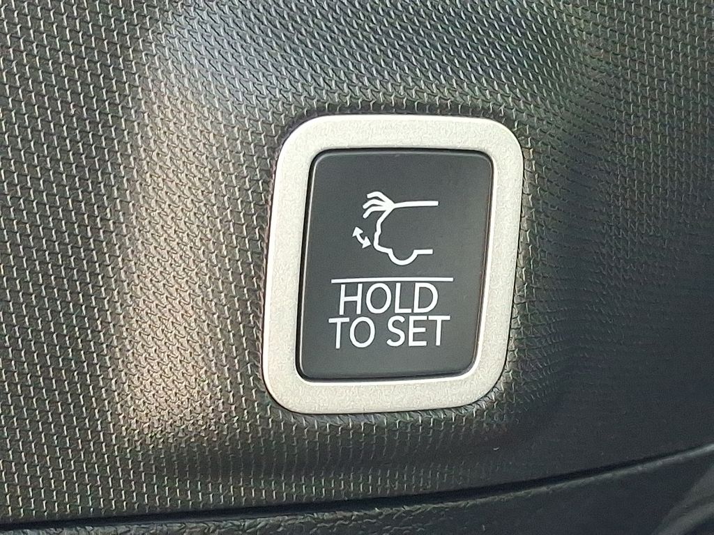 2026 Jeep Grand Cherokee — photo 18