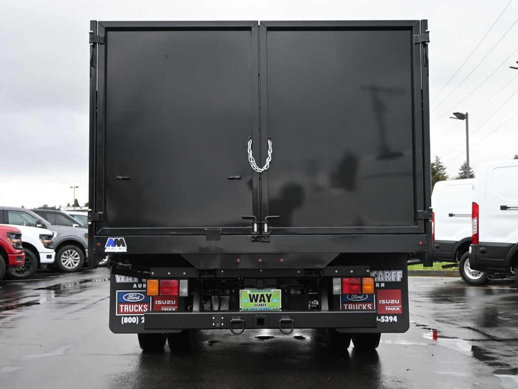 2025 Isuzu NPR HD 