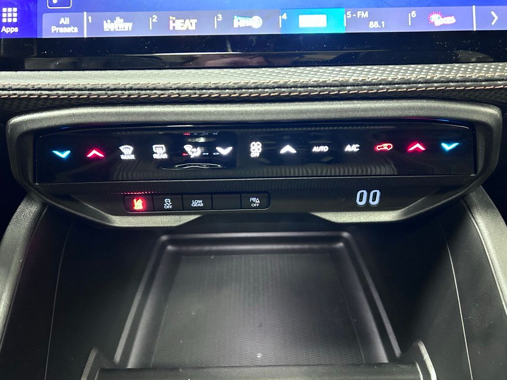 new 2026 Jeep Cherokee car, priced at $43,185