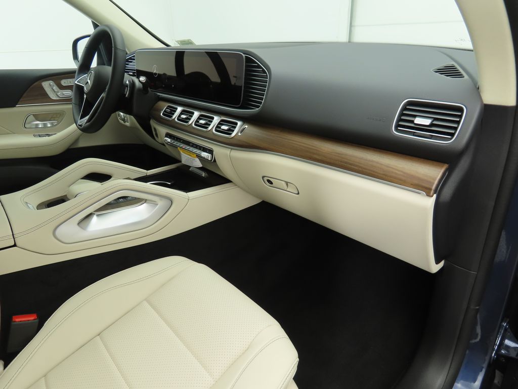 Thumbnail: 2026 Mercedes-Benz GLE - 19