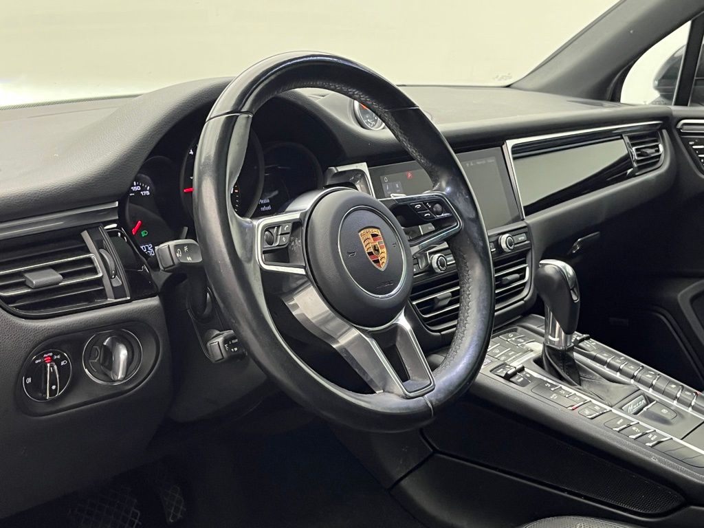 Thumbnail: 2019 Porsche Macan - 12