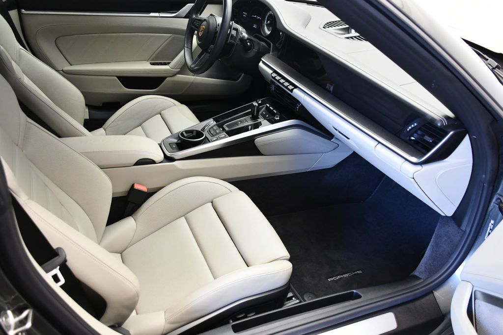 Thumbnail: 2022 Porsche 911 - 23