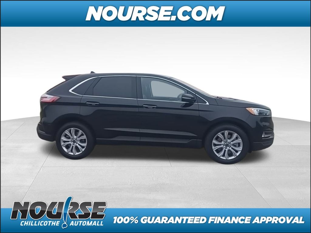2022 Ford Edge Titanium photo