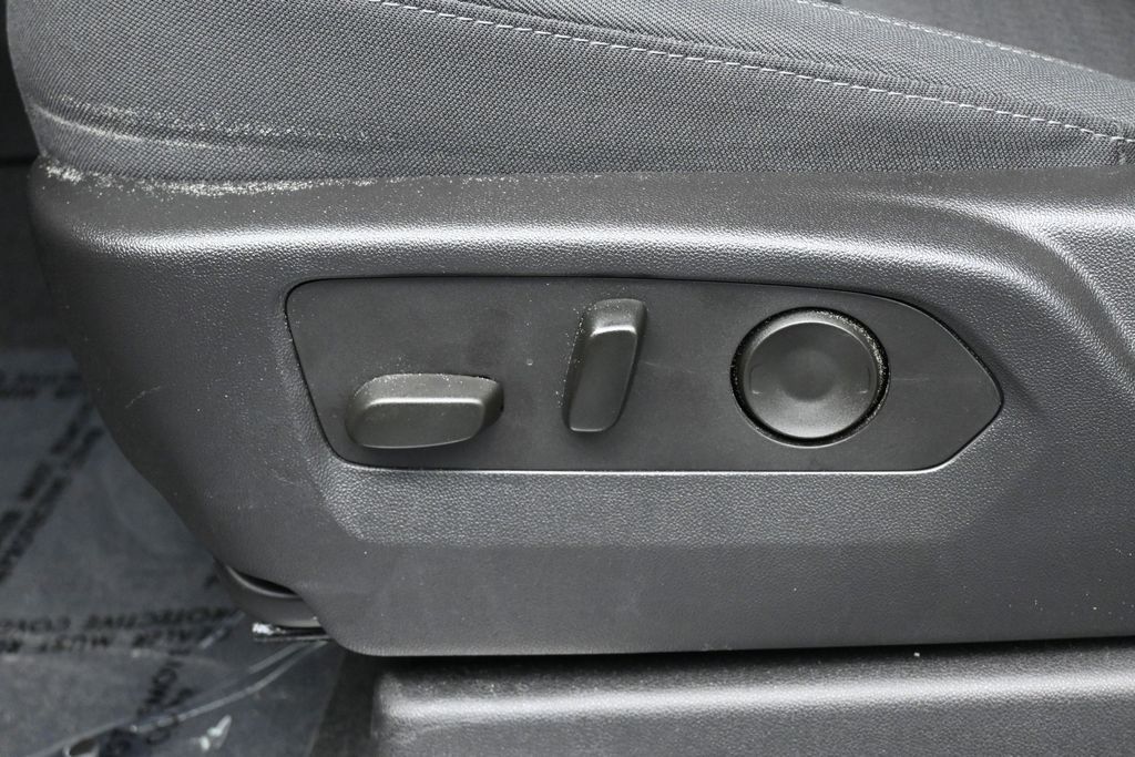 Used 2023 Summit White GMC Elevation image 11