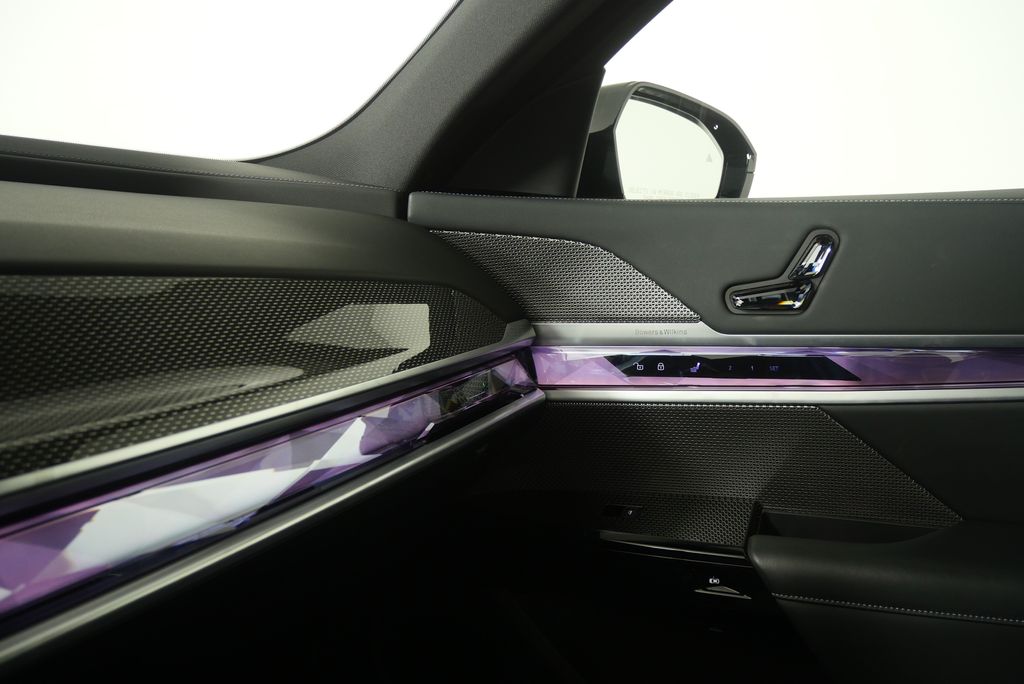 Thumbnail: 2023 BMW i7 - 26