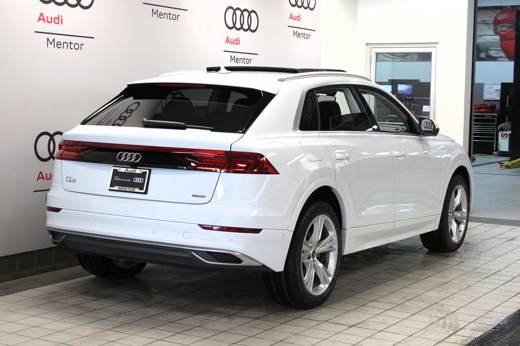 Thumbnail: 2023 Audi Q8 - 6