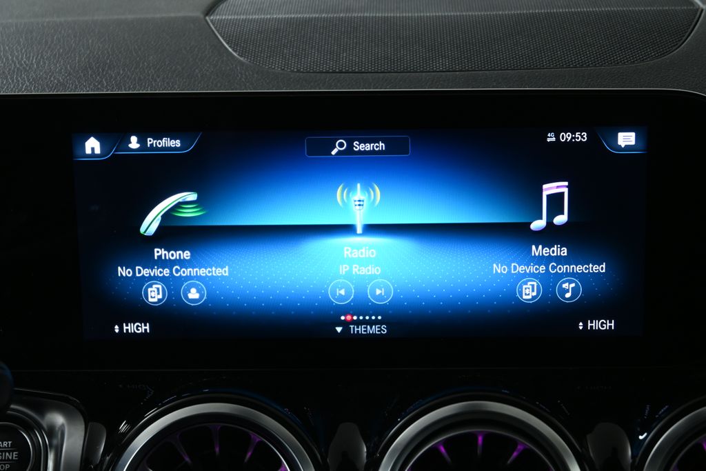 Thumbnail: 2022 Mercedes-Benz GLB - 21