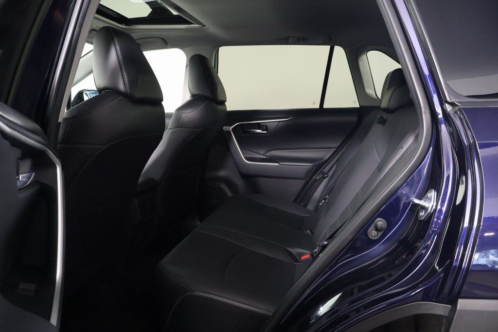 Thumbnail: 2021 Toyota RAV4 - 11