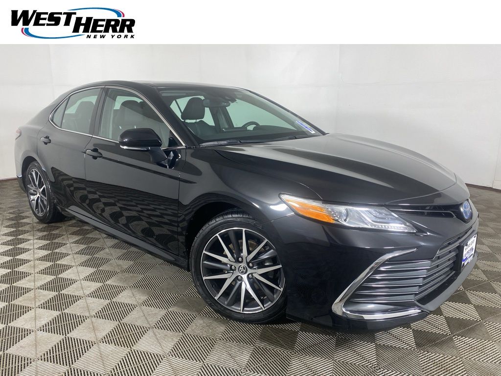 2022 Toyota Camry Hybrid XLE FWD