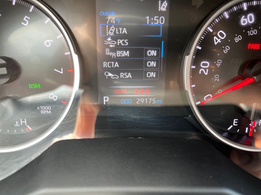 2022 Toyota RAV4 XLE photo