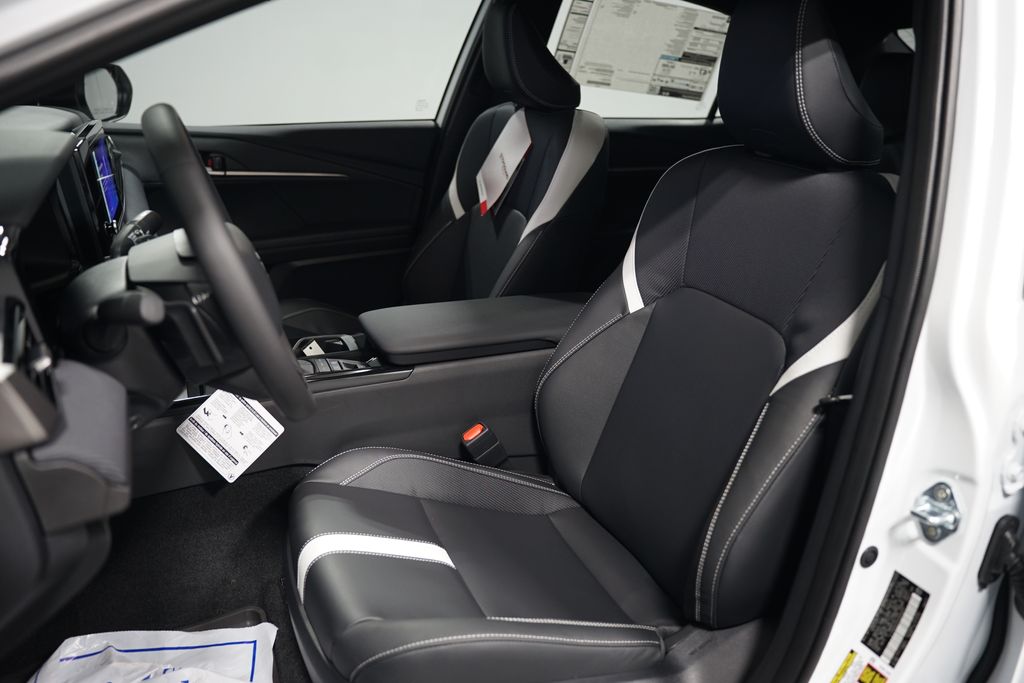 2025 Toyota Camry SE 28