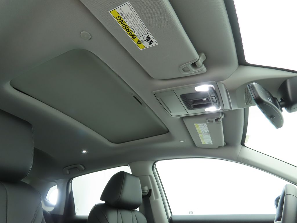 Thumbnail: 2025 Acura ADX - 18