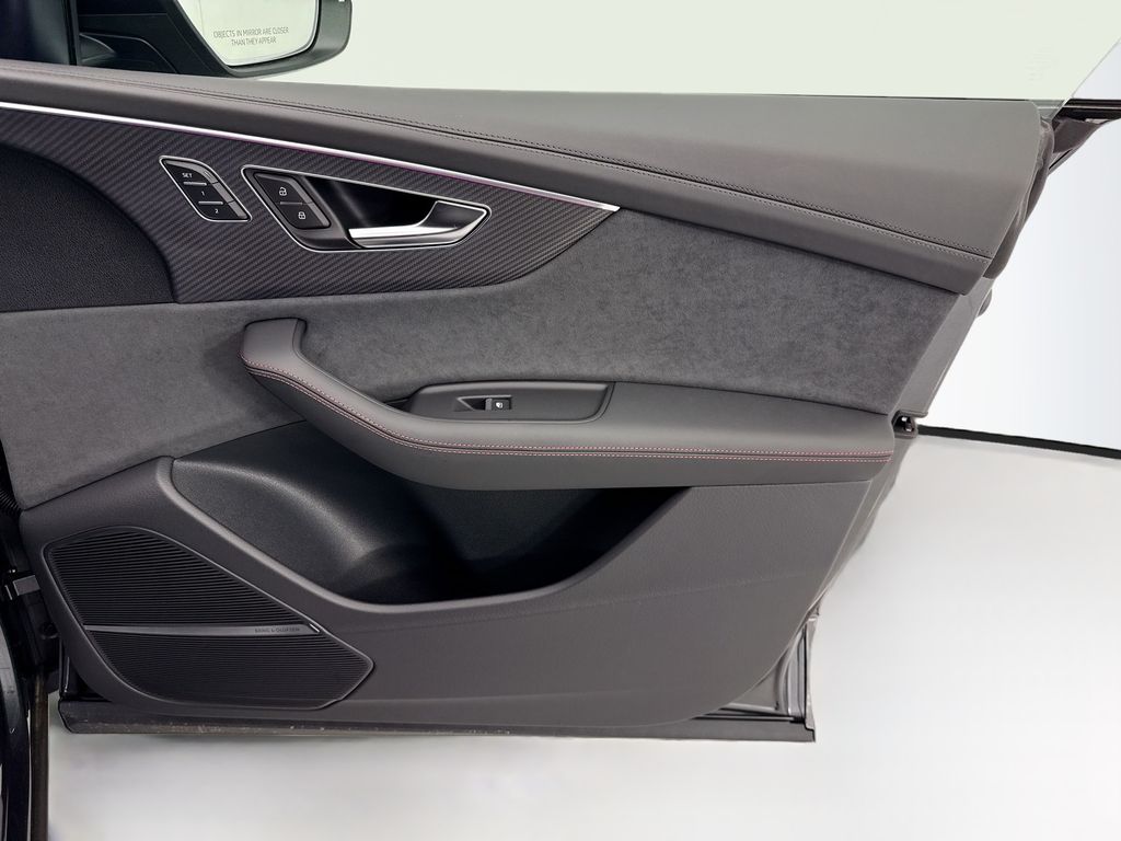 Thumbnail: 2026 Audi SQ8 - 24