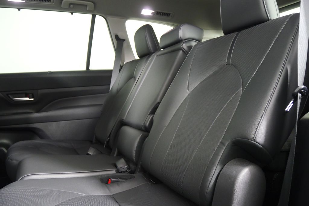 Thumbnail: 2024 Toyota Grand Highlander - 15