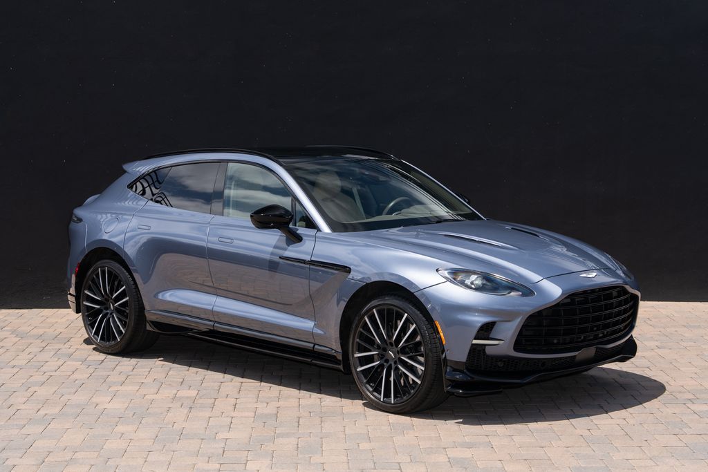 2024 Aston Martin DBX 4.0 V8 707 AWD's photo