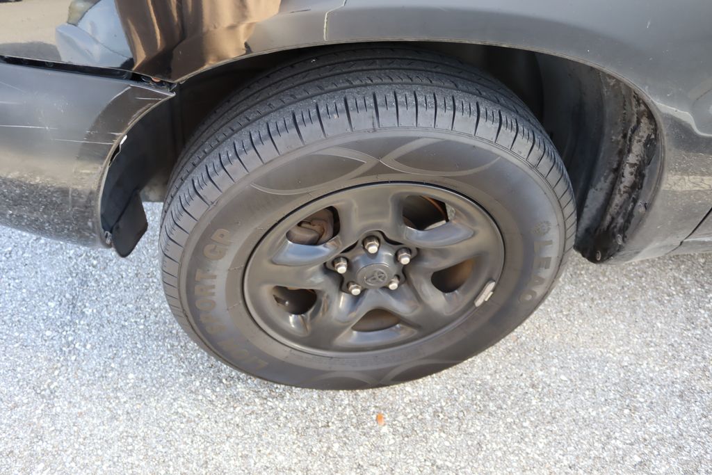 Thumbnail: 2005 Toyota Highlander - 4