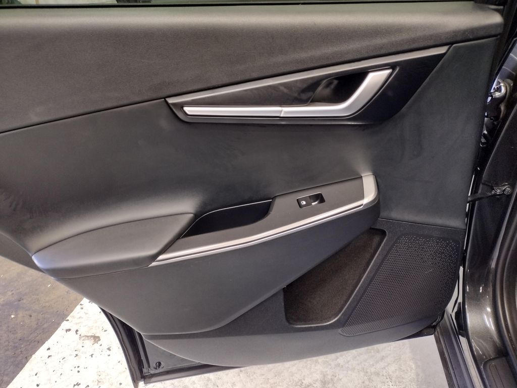 2024 Kia EV6 Light