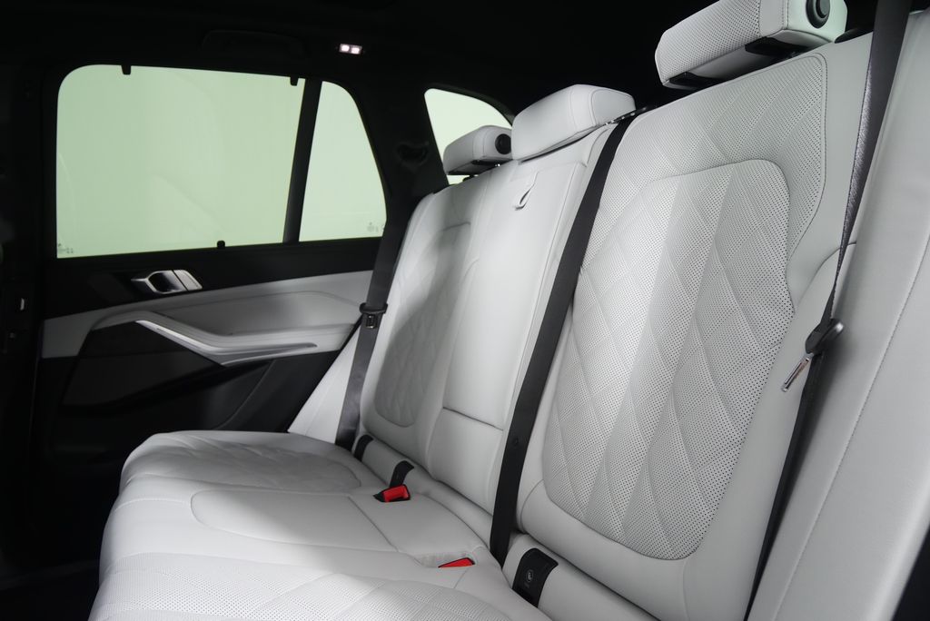 Thumbnail: 2026 BMW X5 - 15