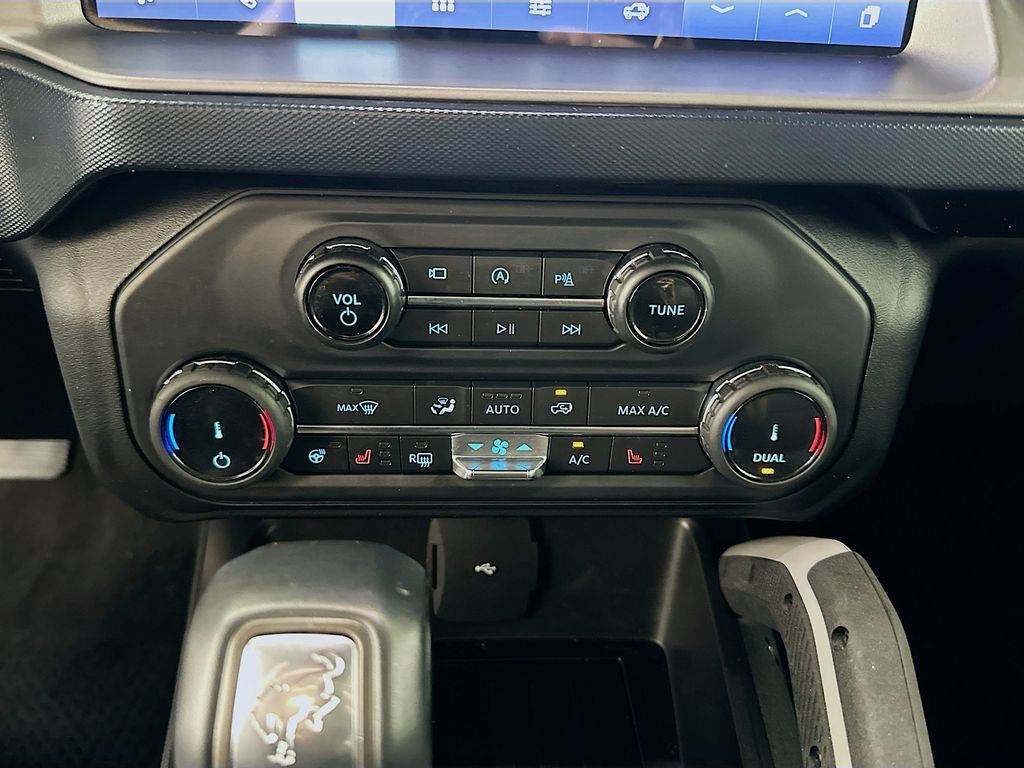 Thumbnail: 2022 Ford Bronco - 16