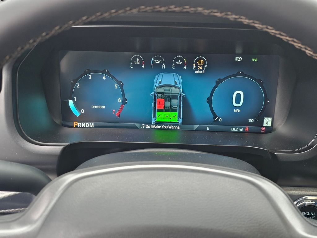 New 2025 White Ford Lariat image 30