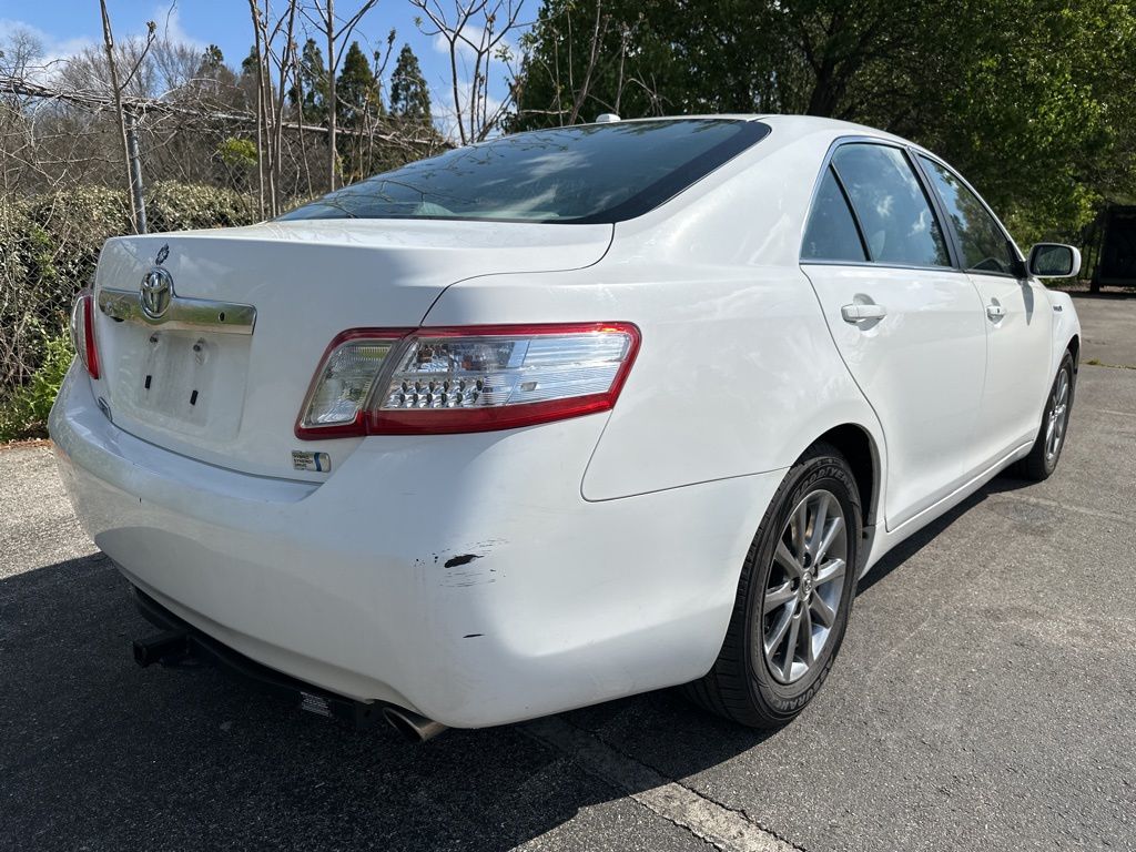 Used 2010 White Toyota Base image 3