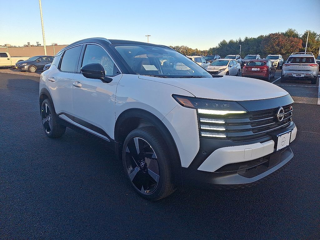 2025 Nissan Kicks SR 2