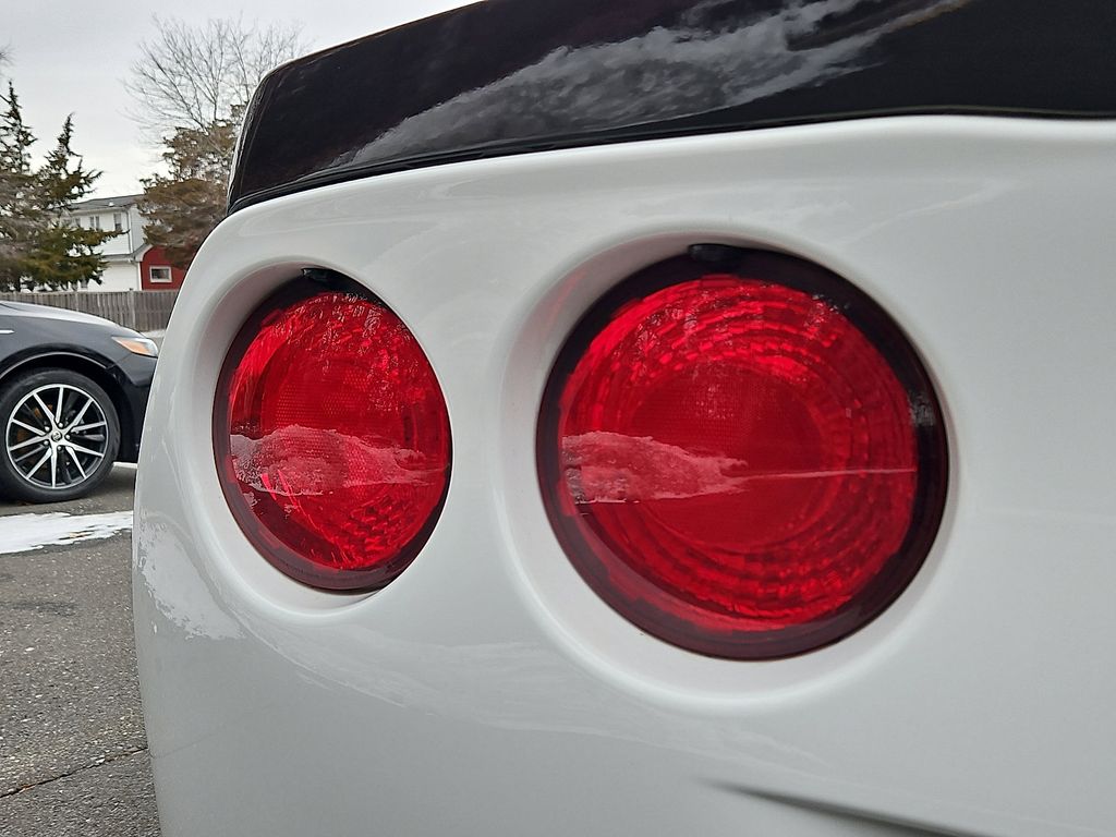 Thumbnail: 2005 Chevrolet Corvette - 31