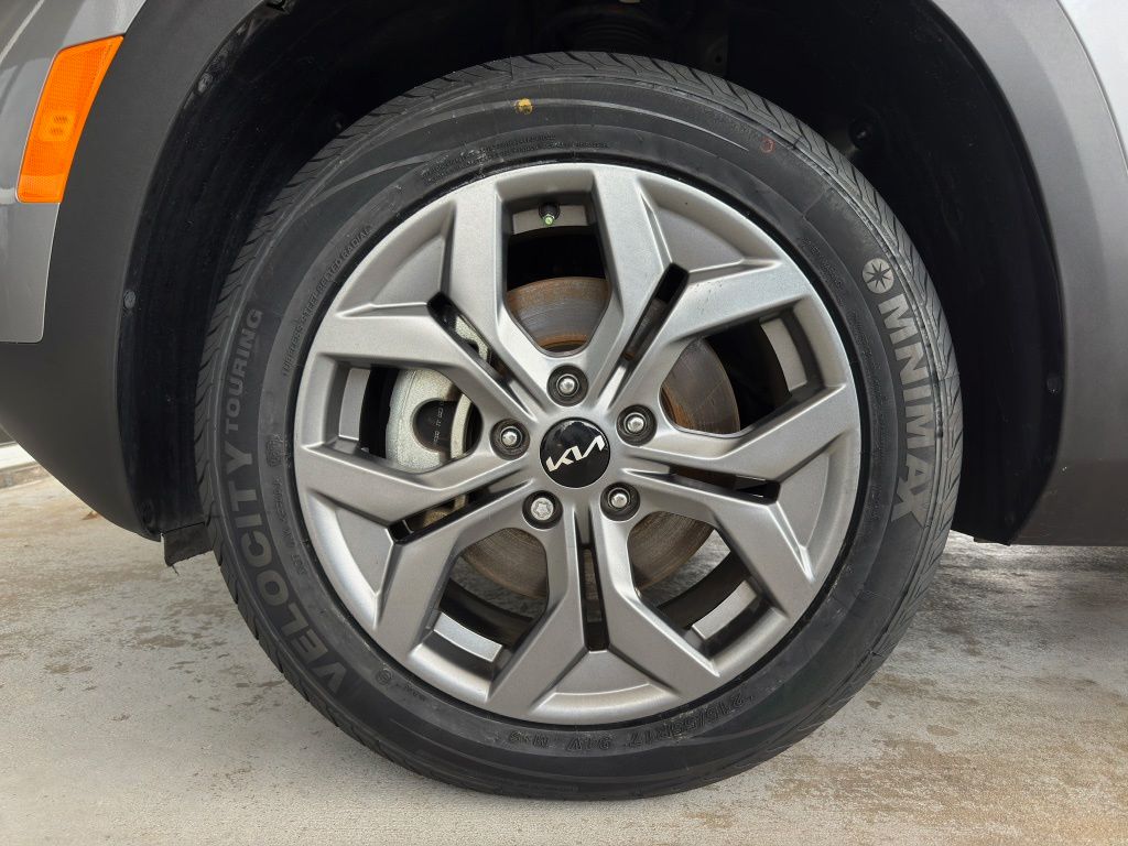 2024 Kia Seltos S Gray at Community Kia
