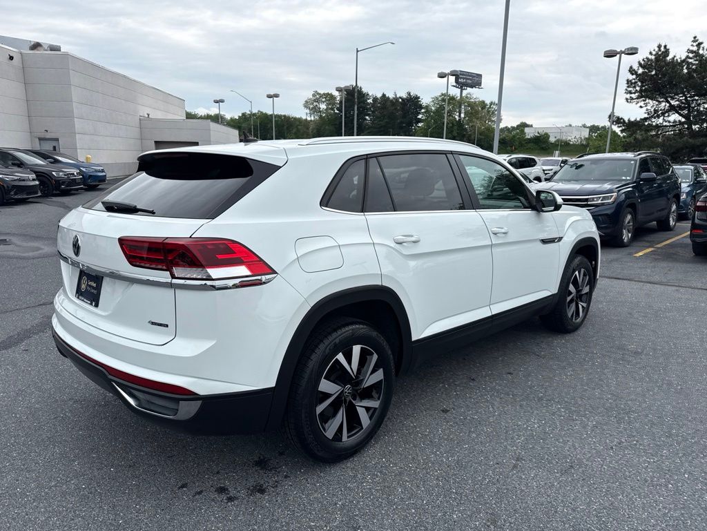 2023 Volkswagen Atlas Cross Sport 2.0T SE White at Sutliff Volkswagen