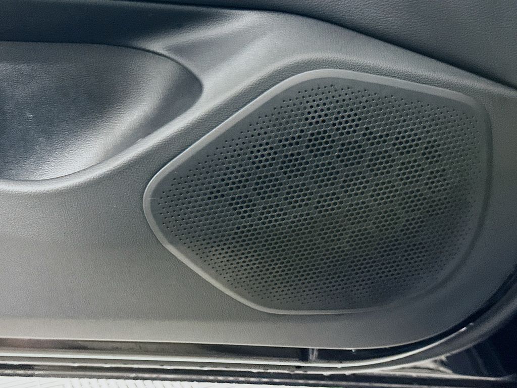 Thumbnail: 2022 BMW i4 - 19