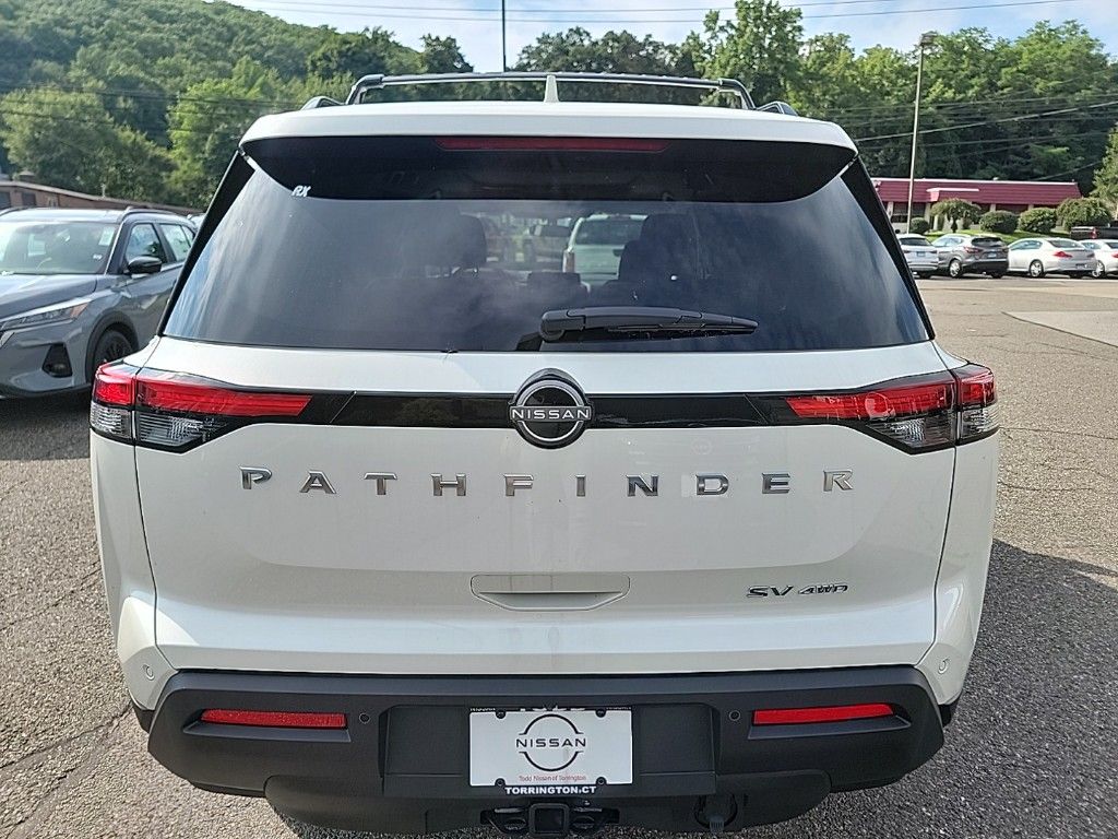 2024 Nissan Pathfinder SV 4