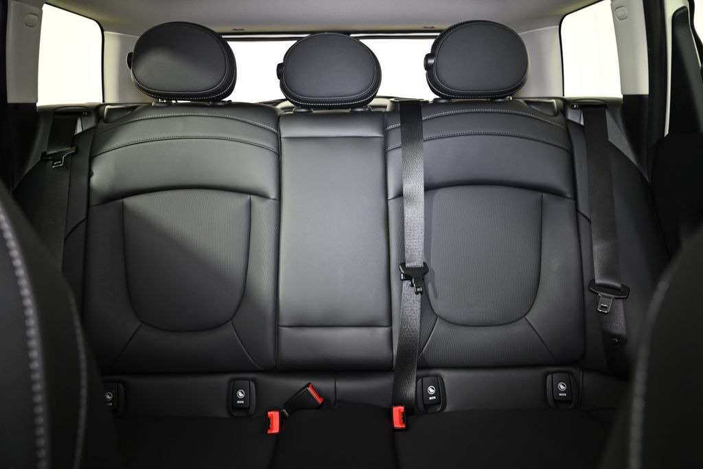 Thumbnail: 2020 MINI Cooper Clubman - 25