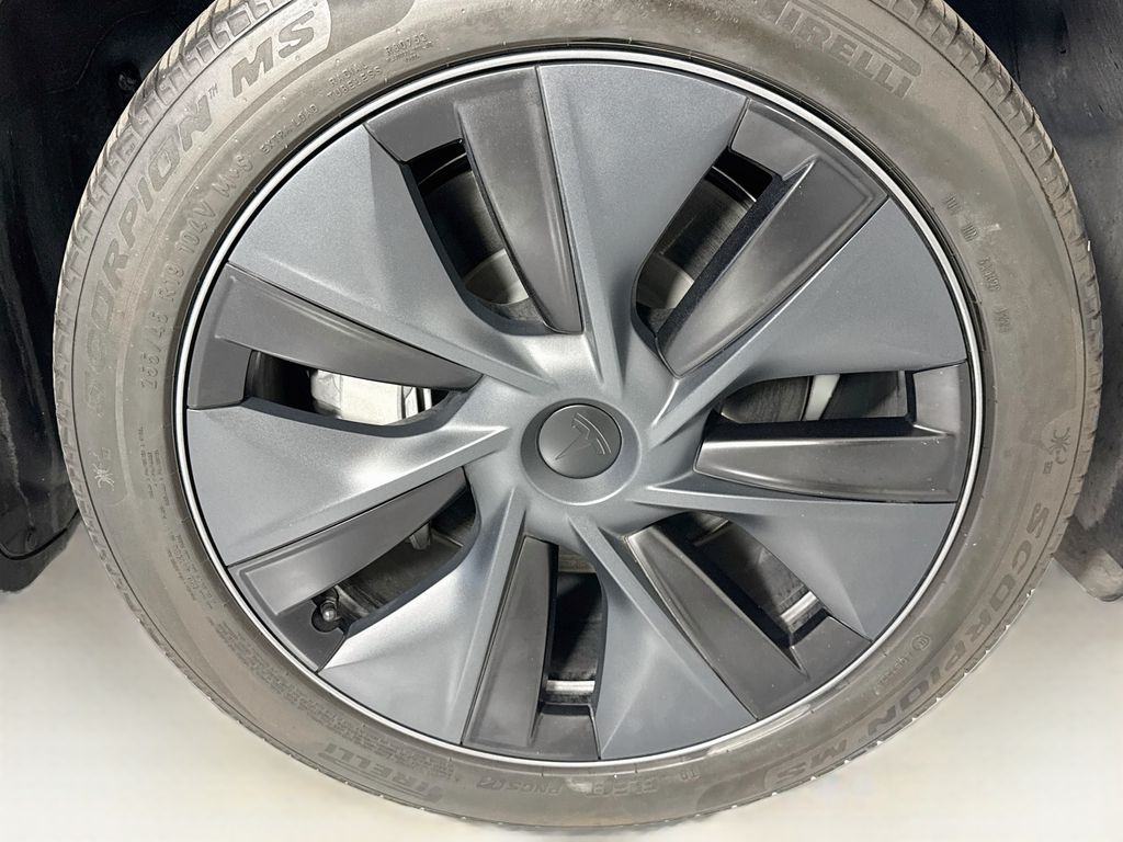 Thumbnail: 2024 Tesla Model Y - 32