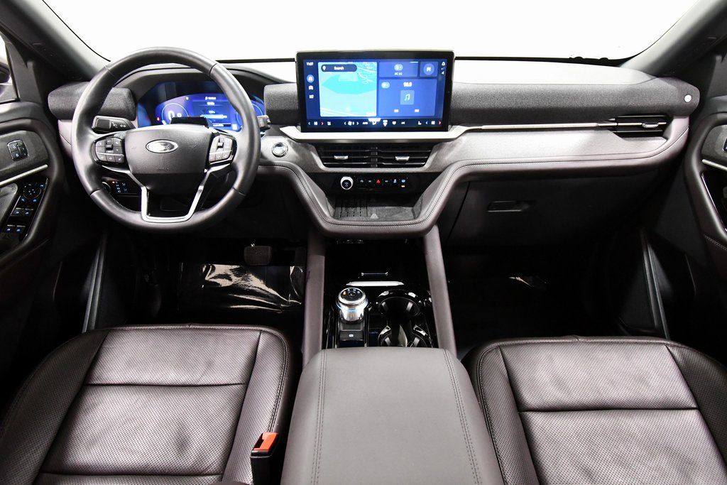 Used 2025 Ford Explorer SUV