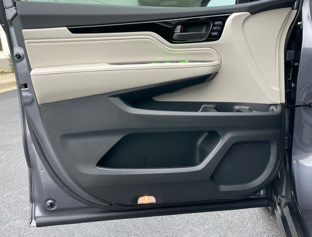 Thumbnail: 2026 Honda Odyssey - 26