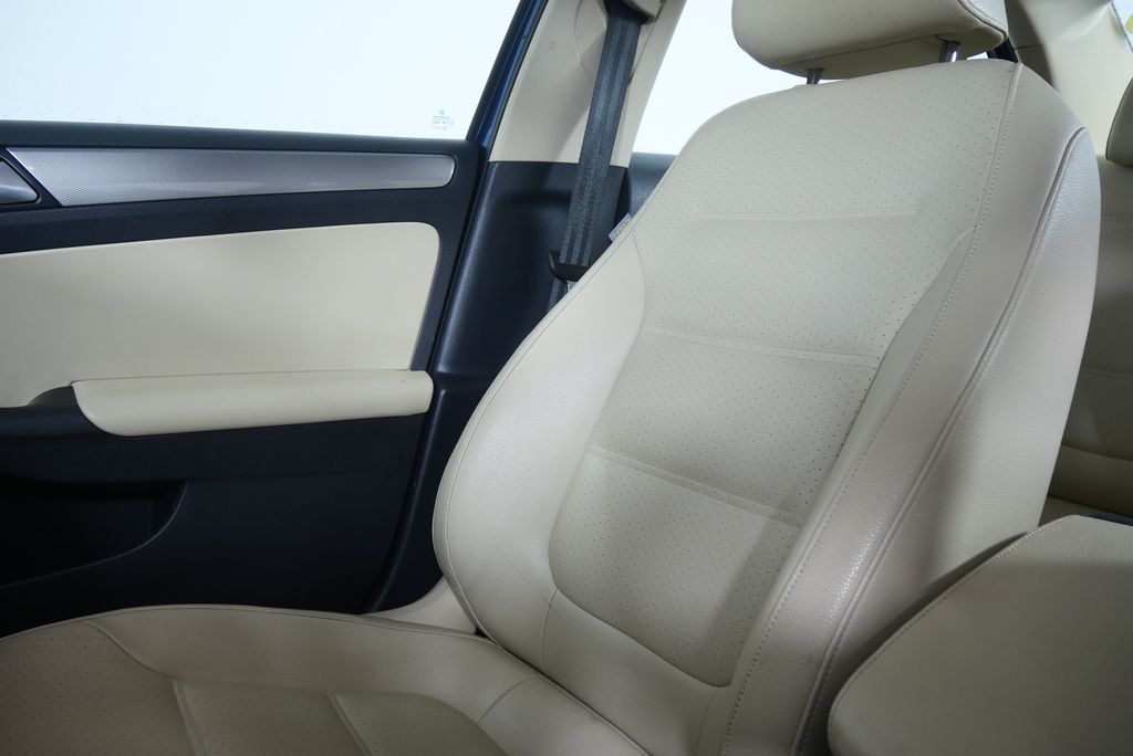 Thumbnail: 2017 Volkswagen Jetta - 25