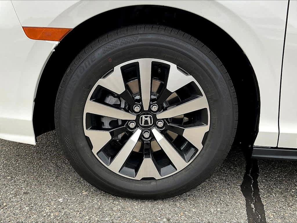 2026 Honda Odyssey — photo 8