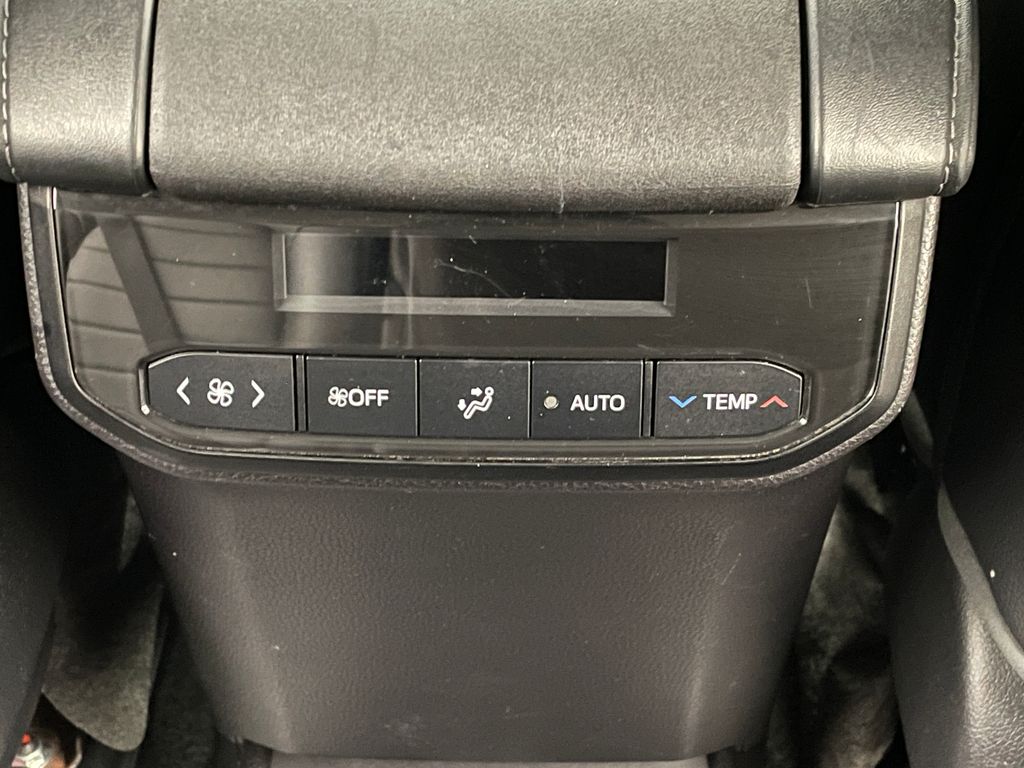 Thumbnail: 2022 Toyota Highlander - 26