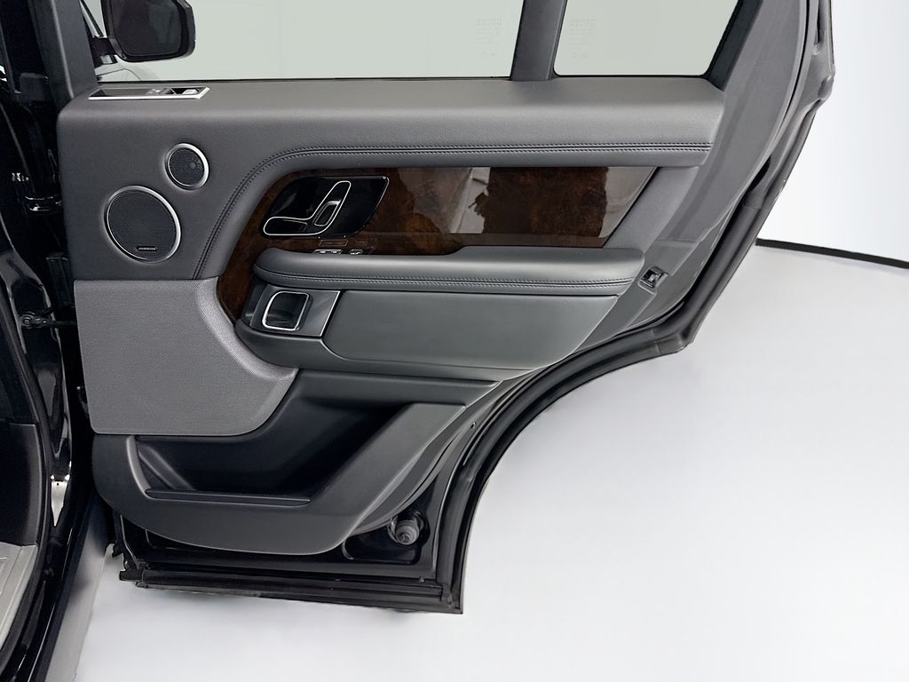 Thumbnail: 2022 Land Rover Range Rover - 26