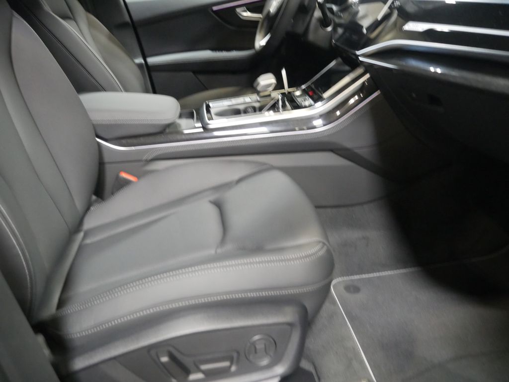 Thumbnail: 2026 Audi Q7 - 22