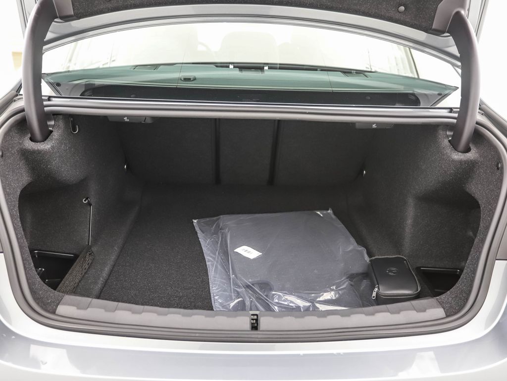 Thumbnail: 2026 BMW 3 Series - 25