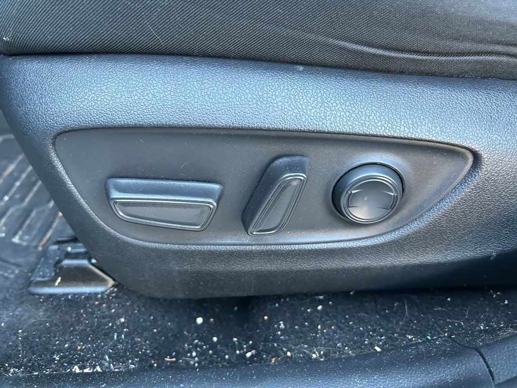 Thumbnail: 2024 Toyota RAV4 - 15