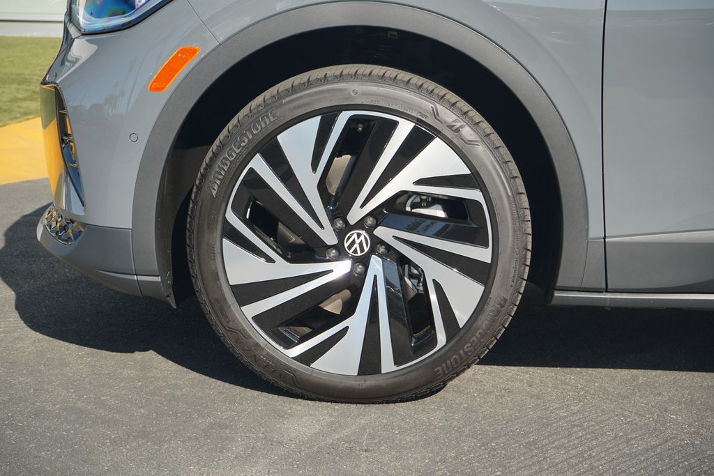 2025 Volkswagen ID.4 Pro S 2
