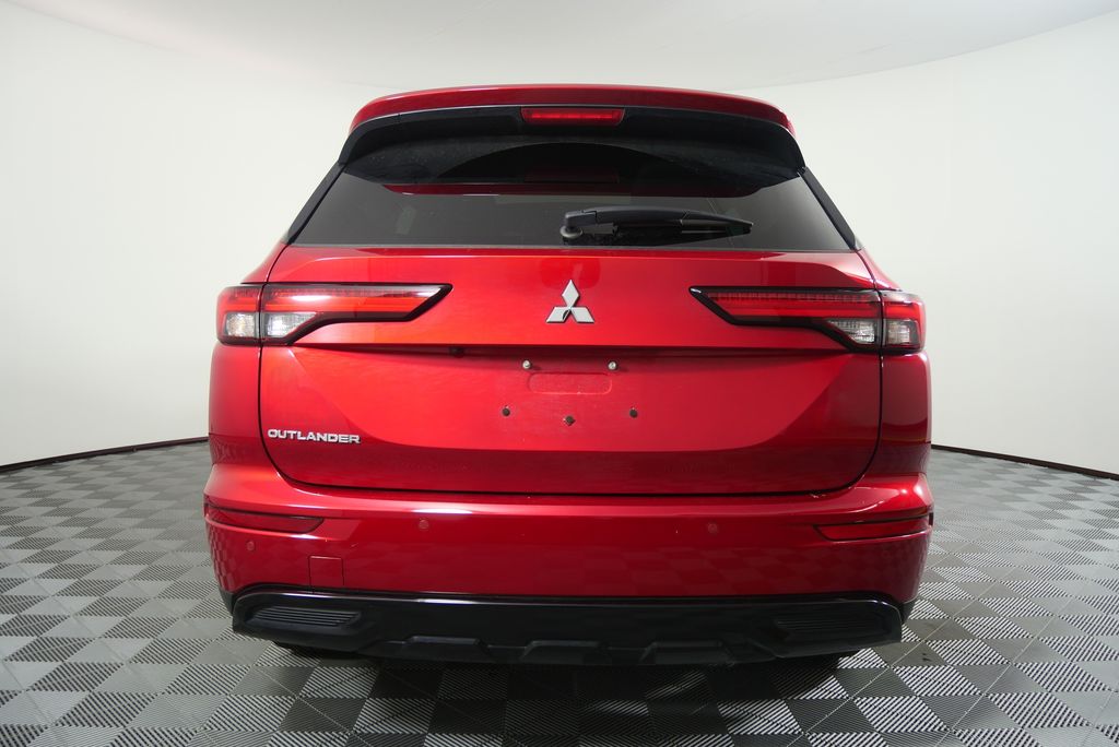 Thumbnail: 2022 Mitsubishi Outlander - 4
